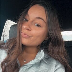 Meet your Posher, Cami